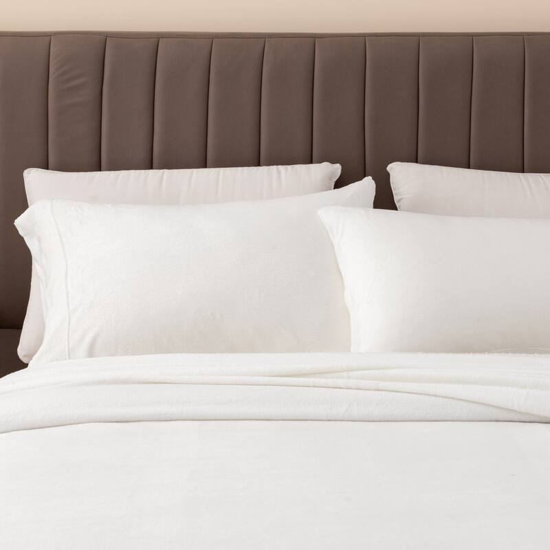 Great Bay Home Extra Soft Cozy Velvet Plush Solid Bed Sheet Set