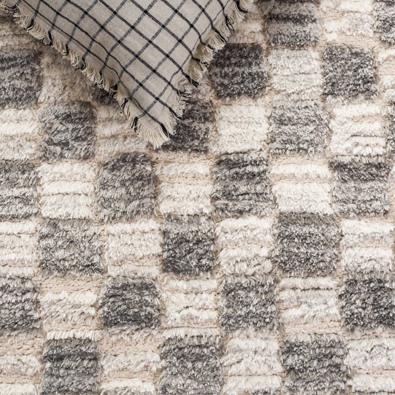SAFAVIEH Seattle Elisabeta Shag Checkered 1-inch Thick Rug