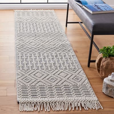 SAFAVIEH Handmade Natura Chiang Wool Fringe Rug