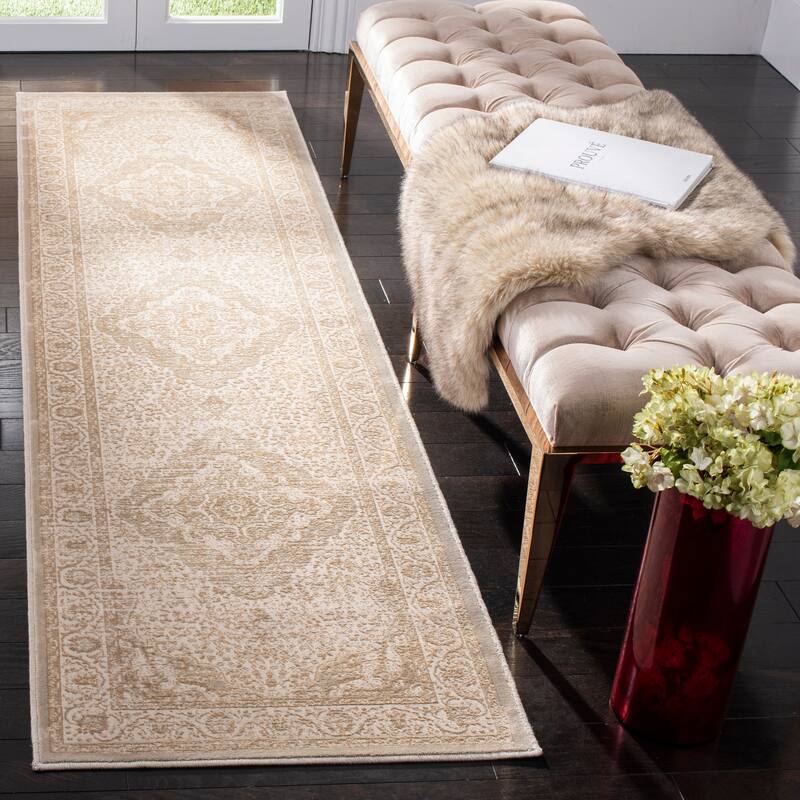 SAFAVIEH Noble Rakhi Modern Oriental Polyester Rug