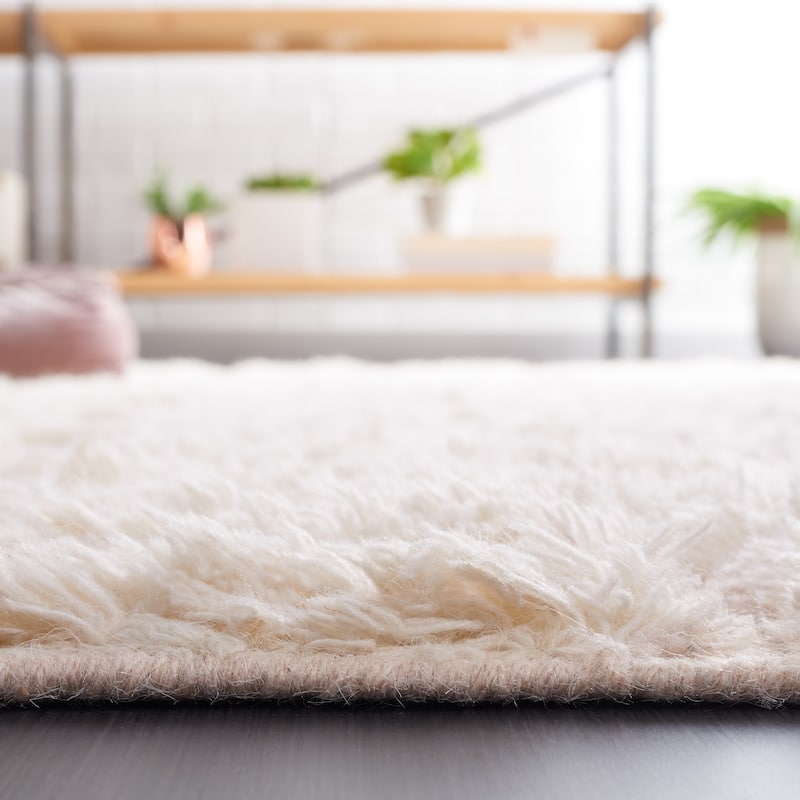SAFAVIEH Handmade Casablanca Shag Arnela Wool Rug