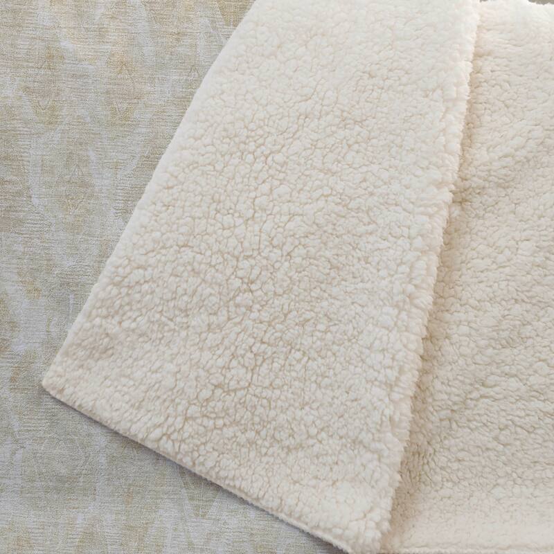 Premium Machine Washable Vintage Diamonds Sherpa Throw Blanket