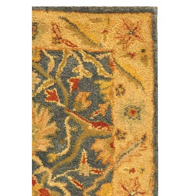 SAFAVIEH Handmade Antiquity Izora Traditional Oriental Wool Rug