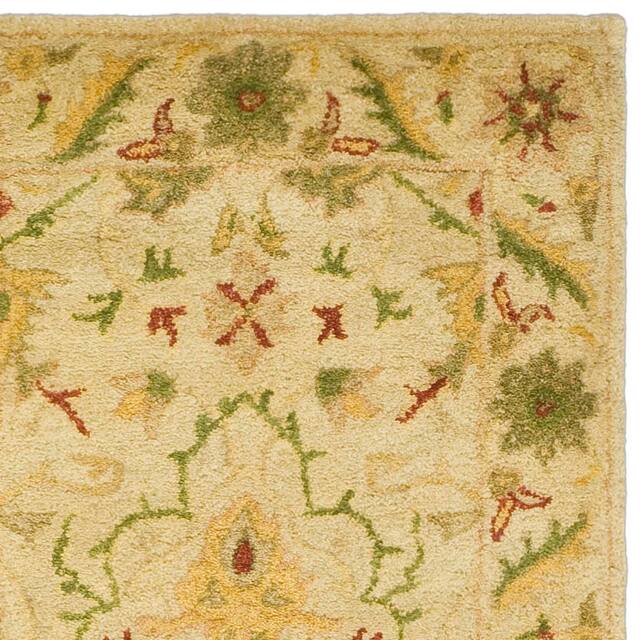 SAFAVIEH Handmade Antiquity Izora Traditional Oriental Wool Rug