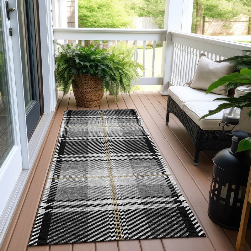 Machine Washable Indoor/ Outdoor Chantille Plaid Cozy Rug - Black - 2'3" x 7'6"