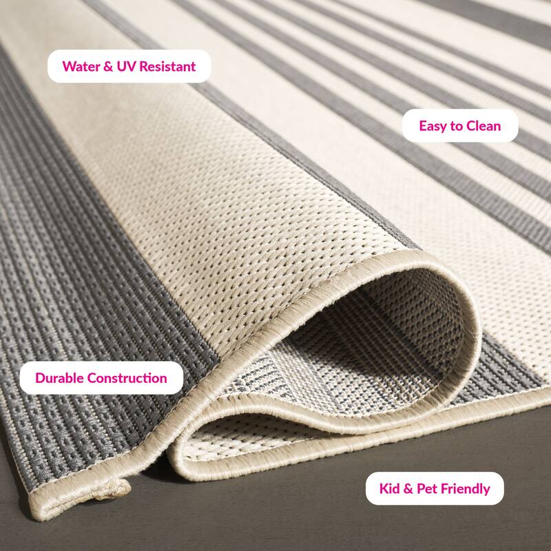SAFAVIEH Courtyard Orsi Indoor/ Outdoor Waterproof Area Rug