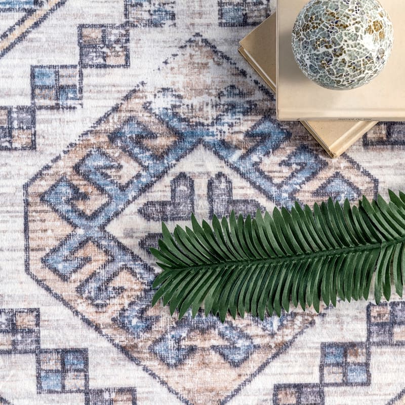 Nuloom Monika Distressed Aztec Medallion Area Rug