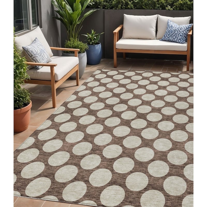 HomeRoots Polka Dot Transitional Rectangle Outdoor Rug - 5' X 8'