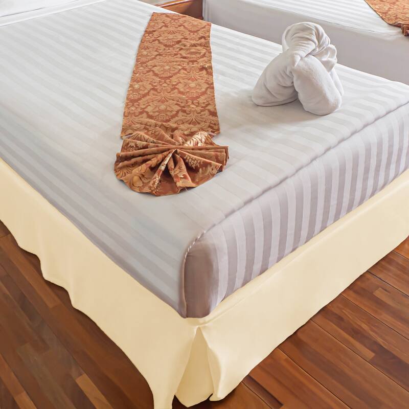 Superior Solid Microfiber Wrinkle-Resistant 15-inch Drop Bedskirt - Queen - Ivory