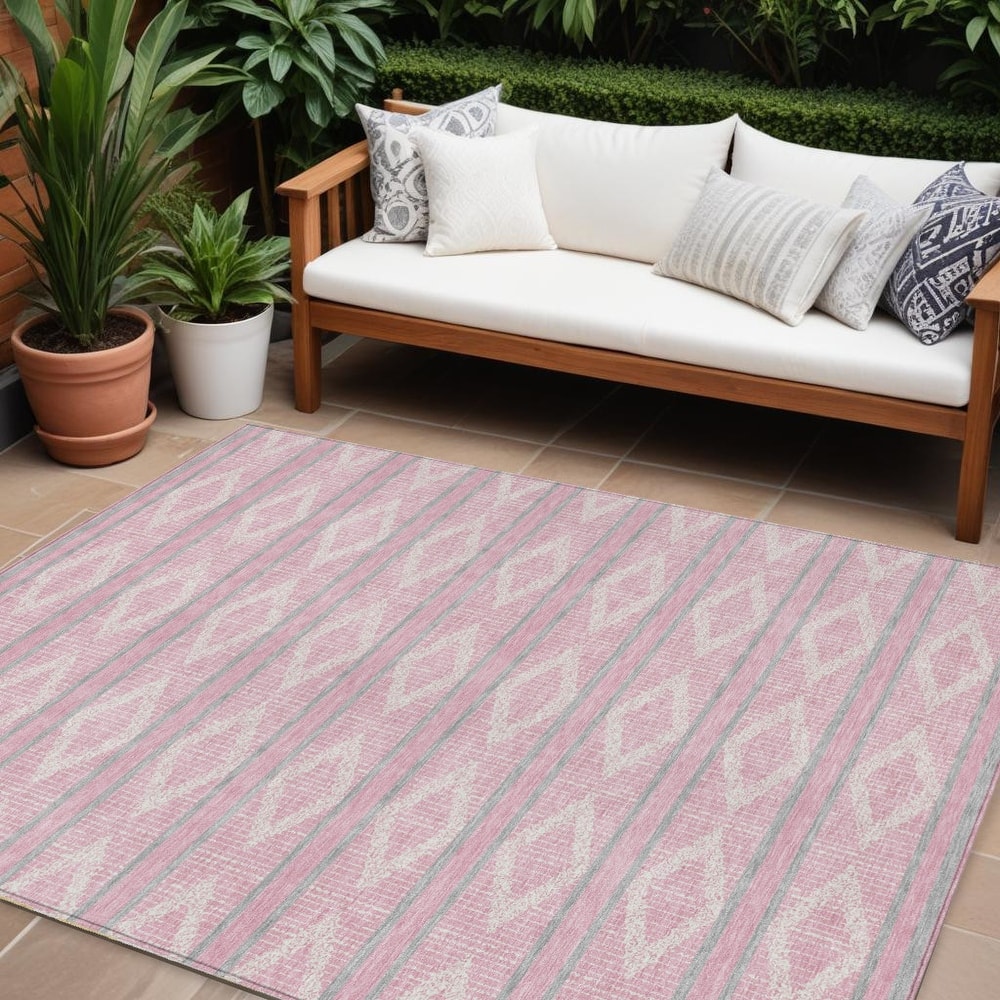 HomeRoots Geometric Transitional Rectangle Outdoor Rug