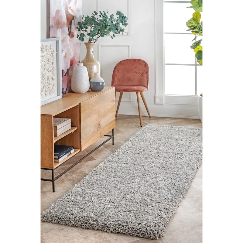 Nuloom Janine Plush Shag Area Rug