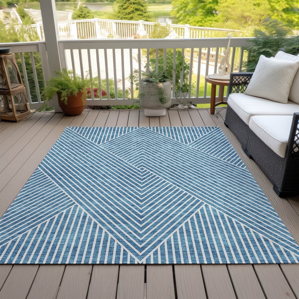 Machine Washable Indoor/ Outdoor Modern Geo Chantille Rug