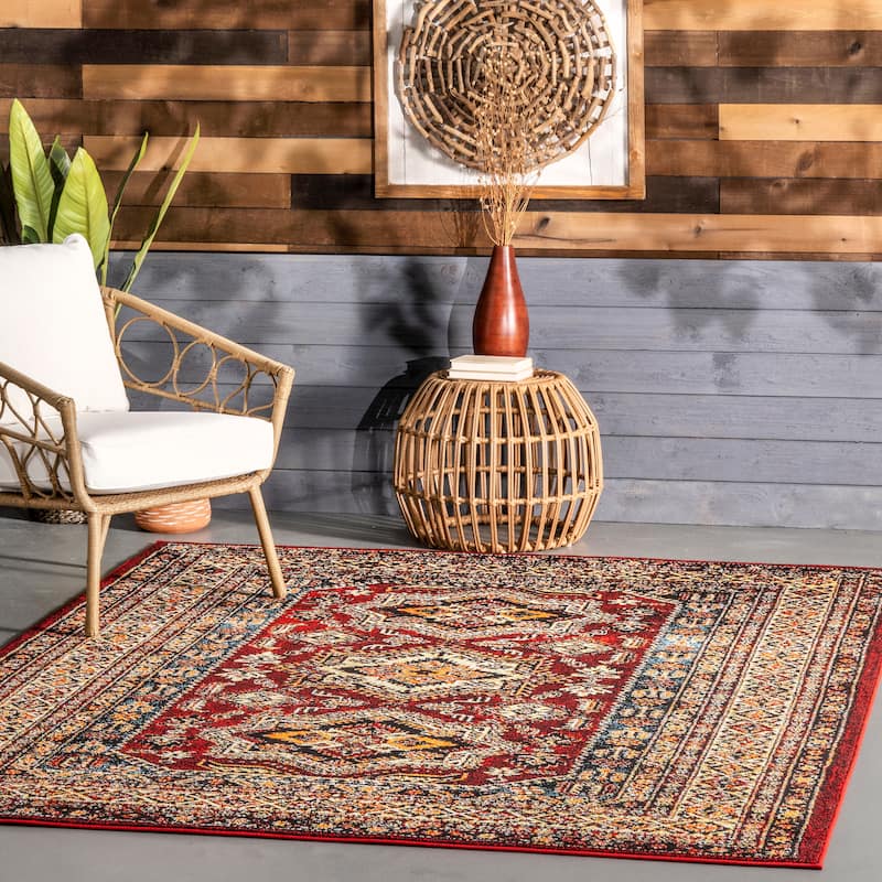 Nuloom Indoor/Outdoor Transitional Medieval Randy Area Rug - 4' x 6' - Dark Red