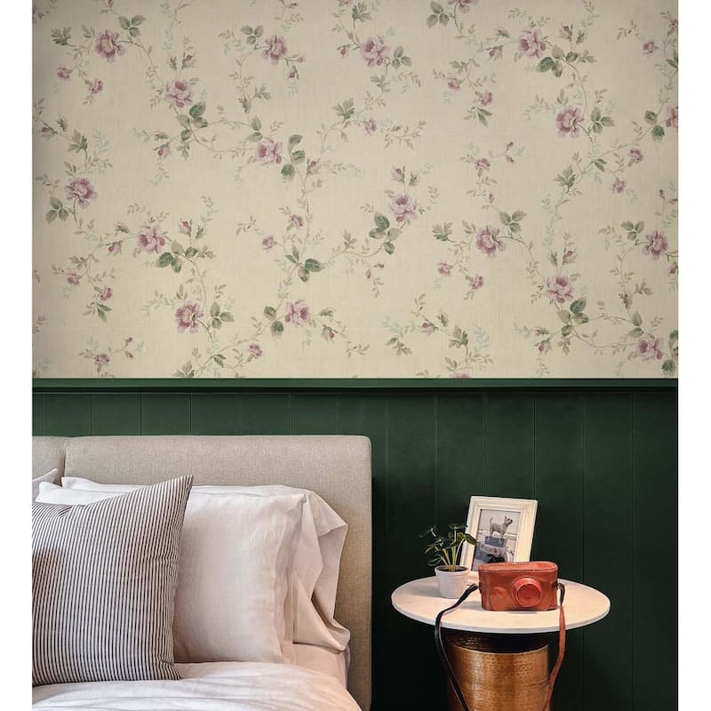 Seabrook Designs Reiter Floral Vine Unpasted Wallpaper