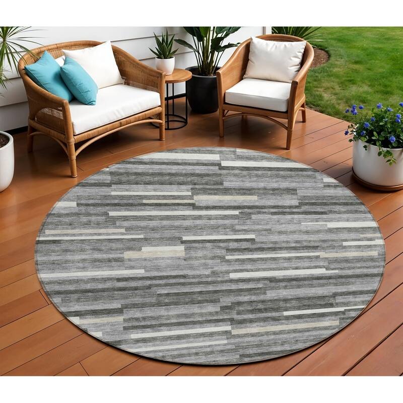HomeRoots Striped Transitional Rectangle Outdoor Rug - 8' Round