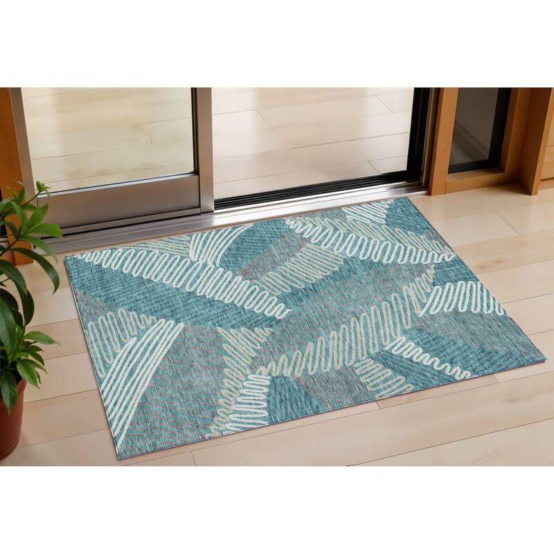 HomeRoots Floral Transitional Rectangle Outdoor Rug - 3' x 5'