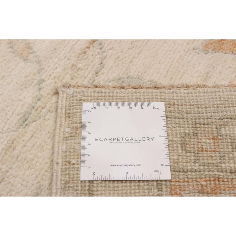 ECARPETGALLERY Hand-knotted Peshawar Oushak Ivory Wool Rug - 5'6 x 8'10