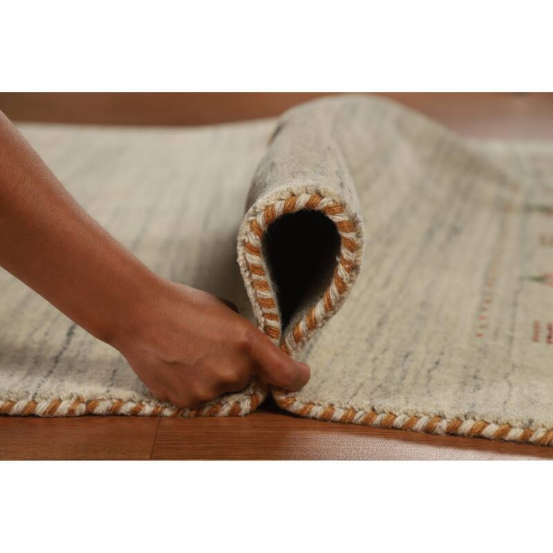 Hand Knotted Oriental 100% Wool Carpet Tribal Tribal Beige & Ivories Gabbeh Area Rug - 7' 10'' X 5' 1''