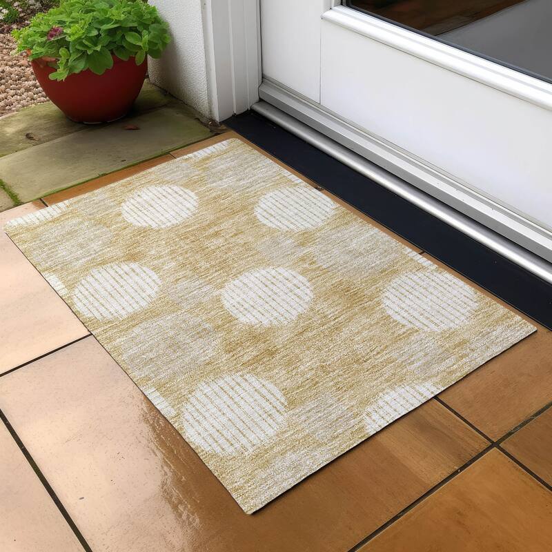 Machine Washable Indoor/ Outdoor Chantille Contemporary Dotty Rug - Gold - 1'8" x 2'6"