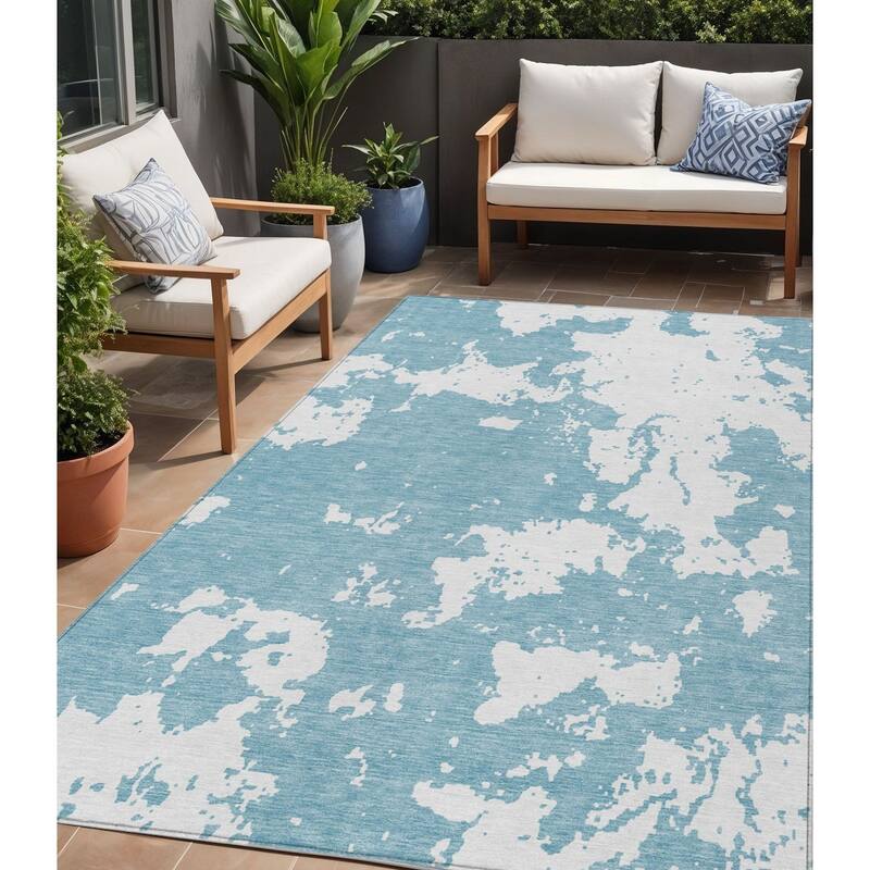 HomeRoots Abstract Transitional Rectangle Outdoor Rug - 5' X 8'
