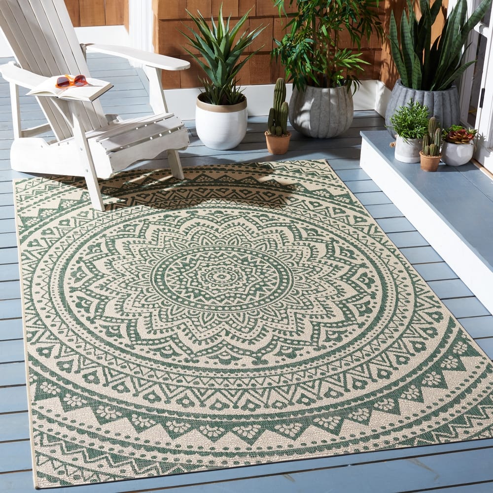 SAFAVIEH Courtyard Jantsje Indoor/ Outdoor Waterproof Patio Backyard Rug