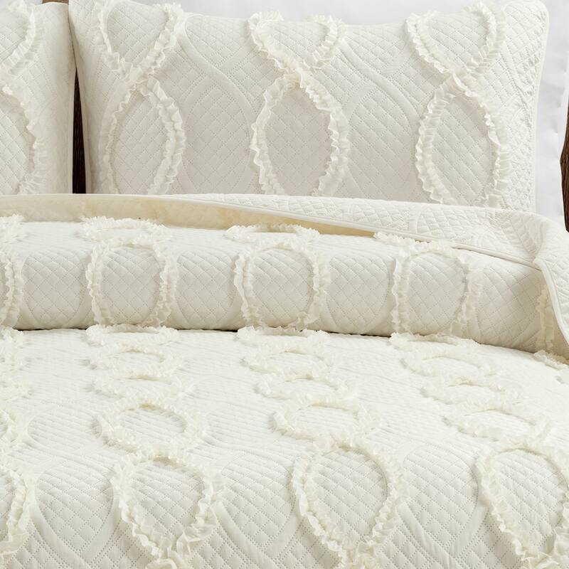 Lush Decor Avon Textured Ruffle 3 Piece Quilt Set