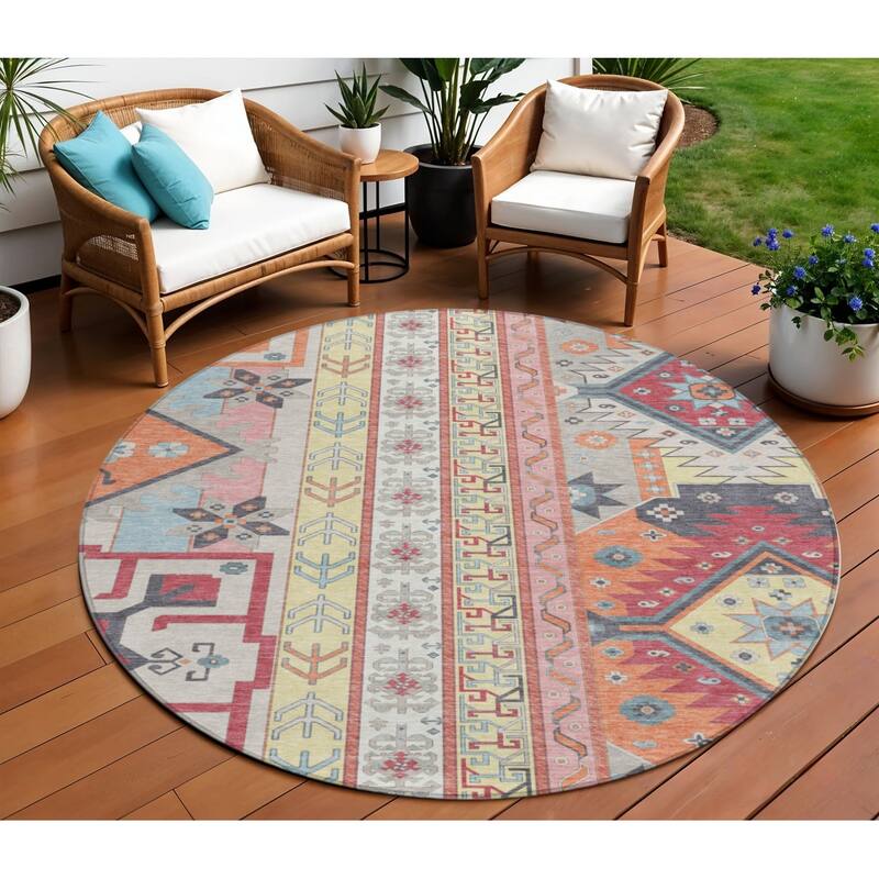 HomeRoots Aztec Transitional Rectangle Outdoor Rug - 8' Round