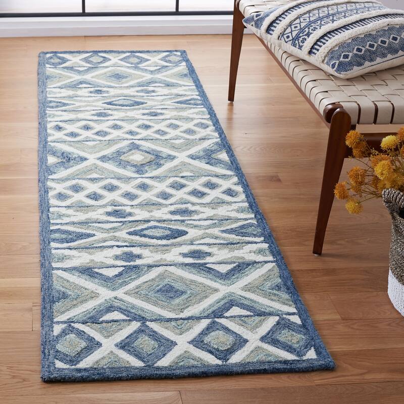 SAFAVIEH Handmade Roslyn Gisselle Wool Rug - 2'3" x 8' Runner - Blue/Grey