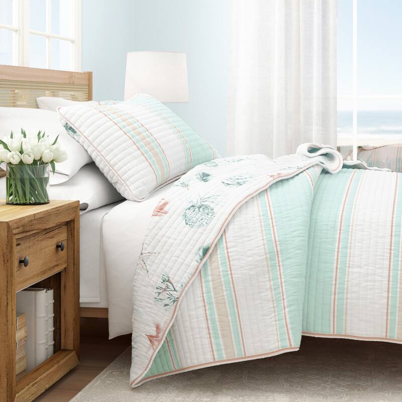 Linery & Co. Cotton Stitched Reversible Coastal 3 Piece Quilt and Sham Set - Flag Stripe / Kelp Breeze - King
