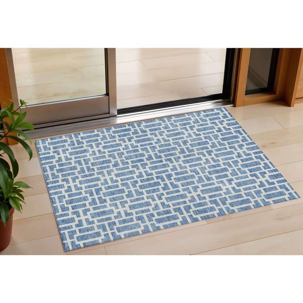 HomeRoots Geometric Transitional Rectangle Outdoor Rug