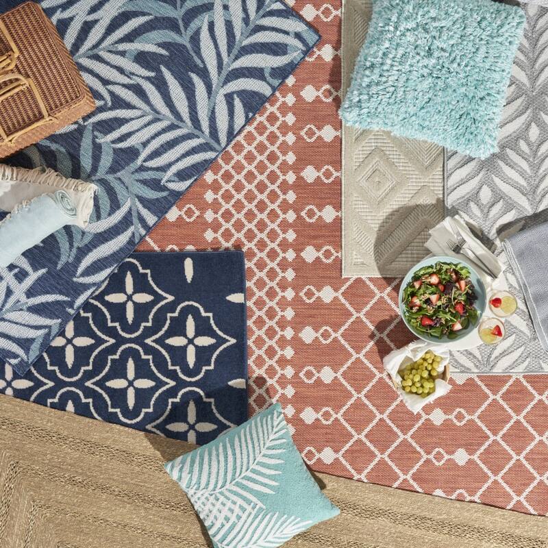 Alrisi Garden-Inspired Color-Lock Technology Current & Stylish Round Outdoor Rug - 8' Round