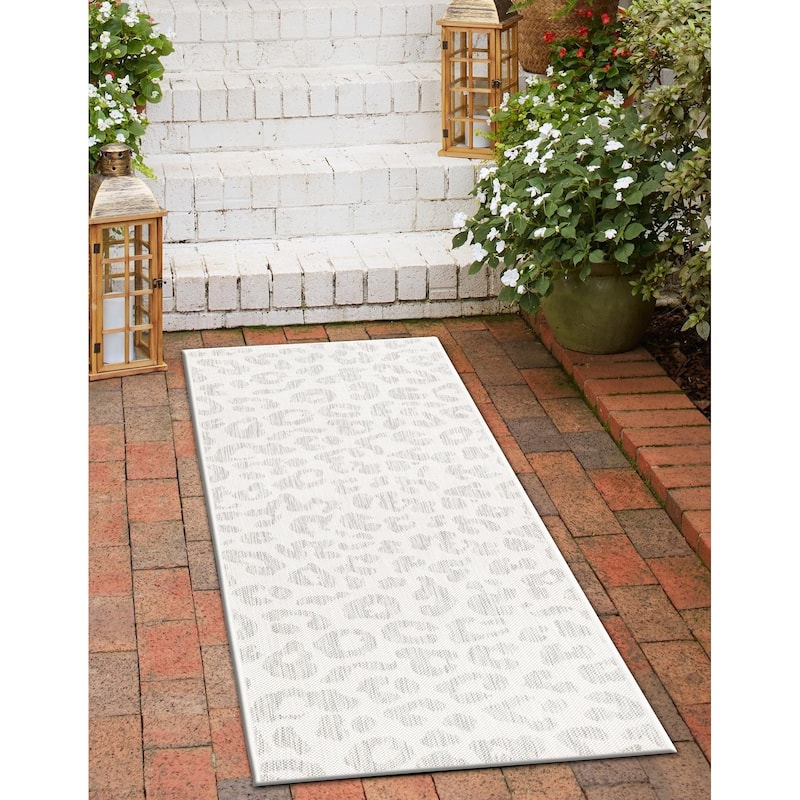 Outdoor Gallery Collection Area Rug - Ivory Gray - 2'x6'