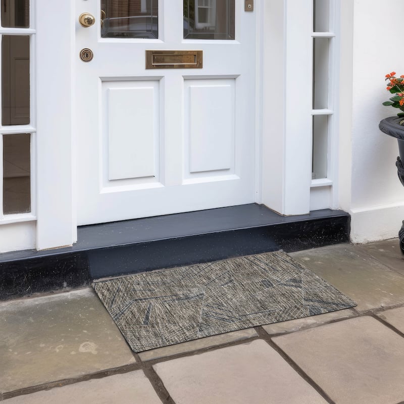 Machine Washable Indoor/ Outdoor Chantille Modern Mosaic Rug - Mocha - 1'8" x 2'6"