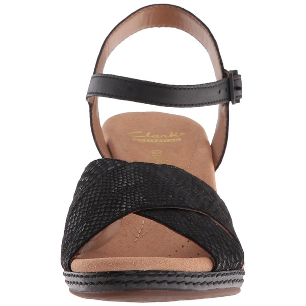 clarks women's helio latitude wedge sandal