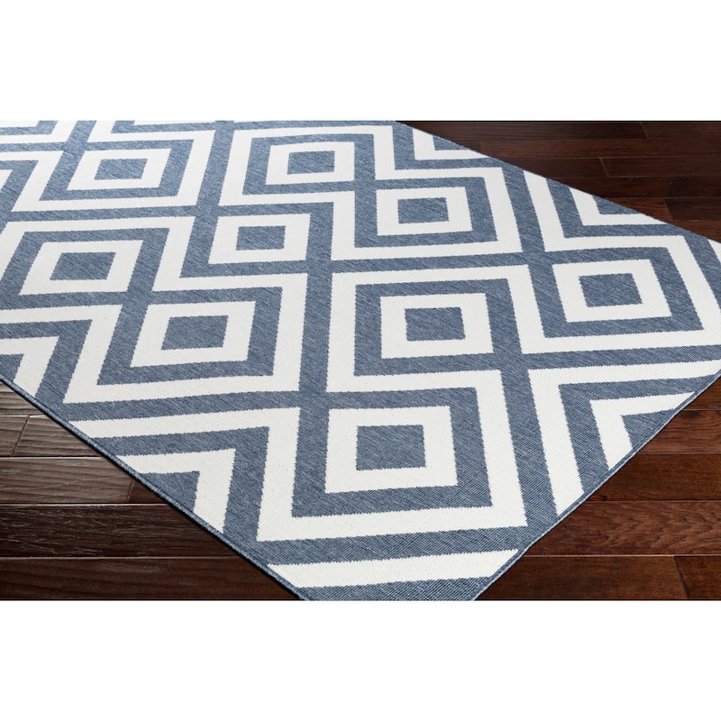 Livabliss Alvise Transitional Geometric Indoor/ Outdoor Area Rug