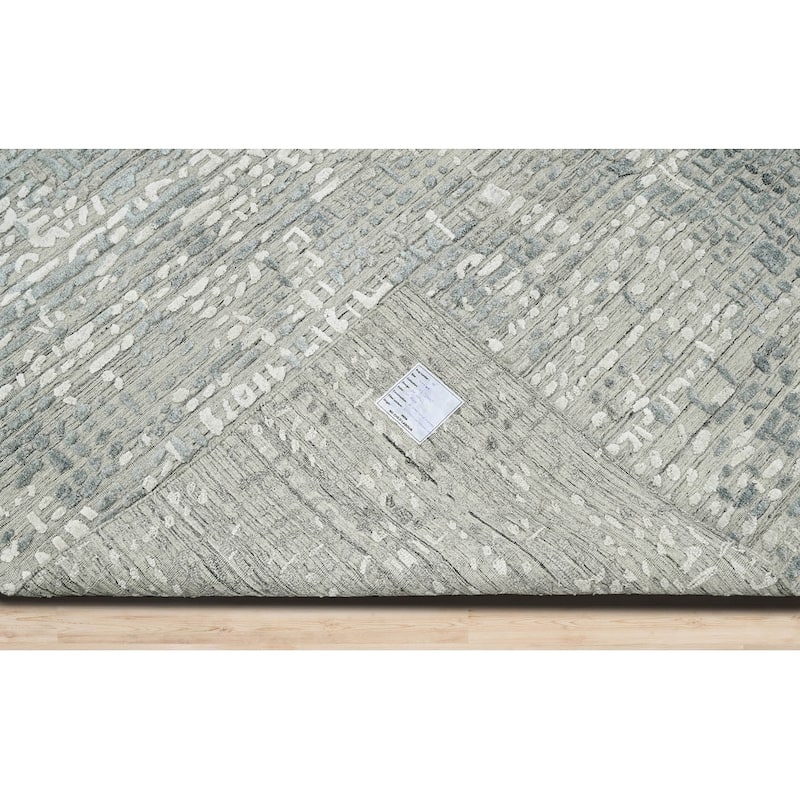 Hand Knotted Gray Tibetan Wool/Bamboo Silk Modern Oriental Area Rug