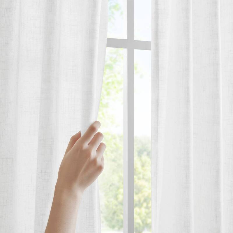 Madison Park Emery 300gsm poly linen with 7 pinch pleat per pc