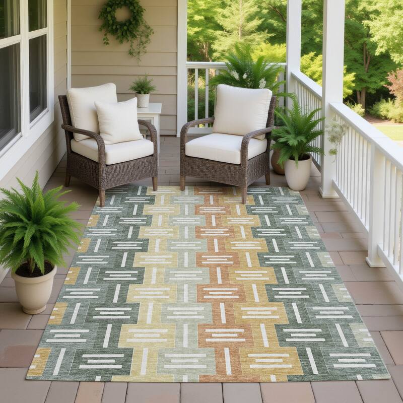 Machine Washable Indoor/ Outdoor Modern Wamego Chantille Rug