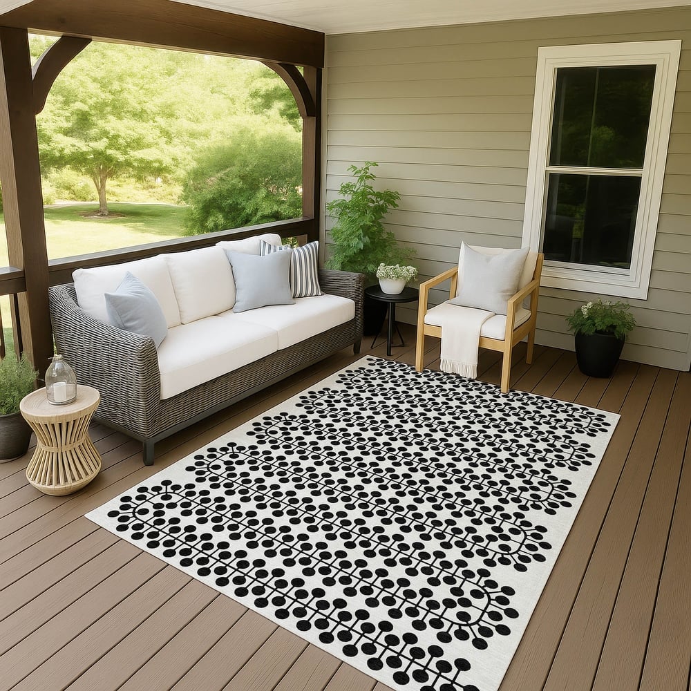 Machine Washable Indoor/ Outdoor Modern Ailey Chantille Rug