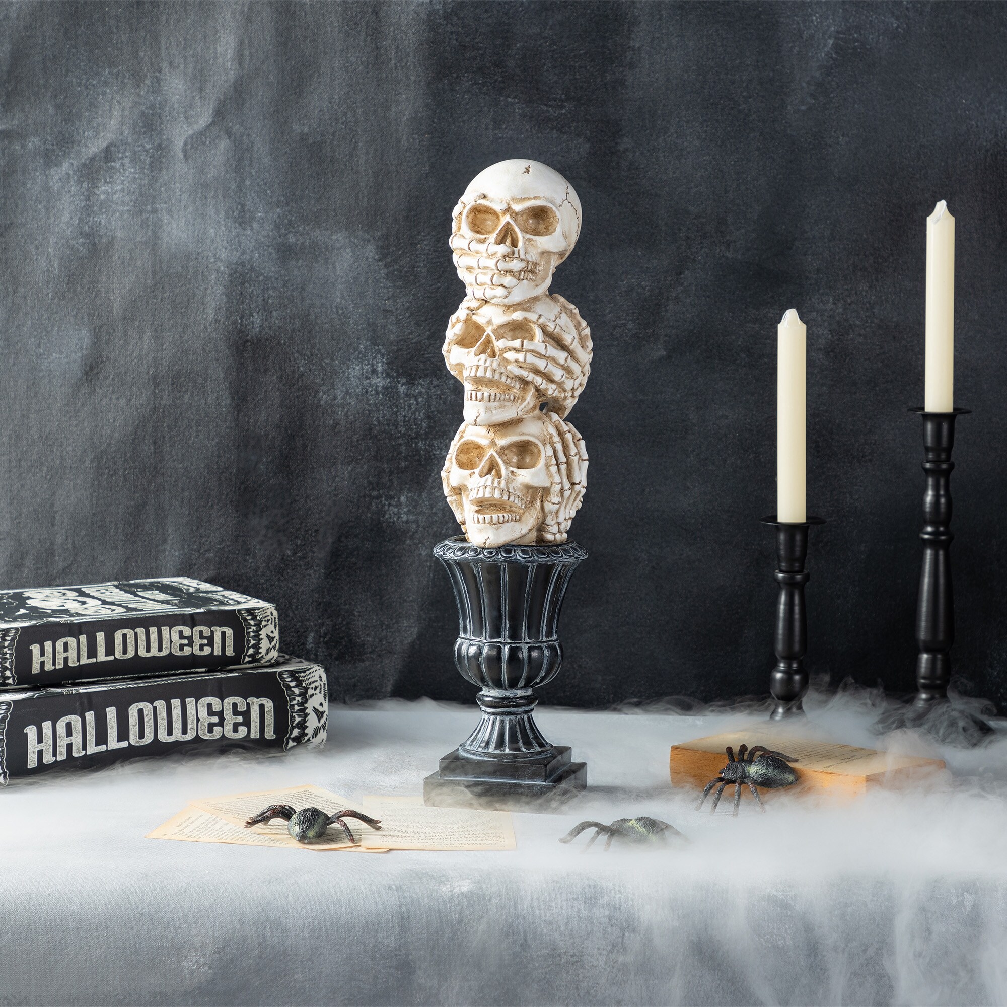 Glitzhome 18''H Halloween Resin Stacked Skull Table Decor