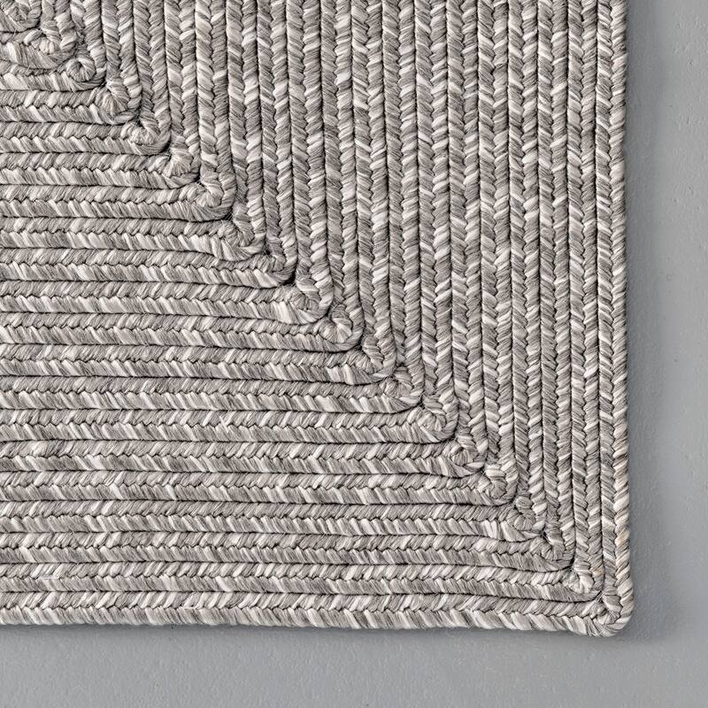 Nuloom Jayda Braided Ombre Indoor/Outdoor Area Rug