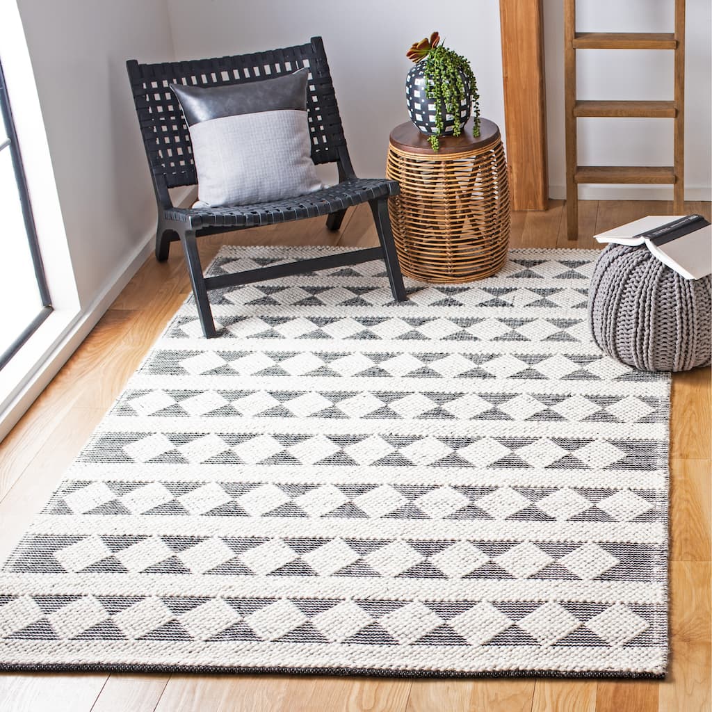 SAFAVIEH Handmade Natura Atixhe Moroccan Wool Rug
