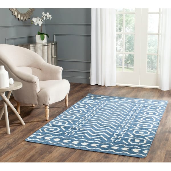 slide 1 of 18, SAFAVIEH Handmade Flatweave Dhurries Denice Modern Wool Rug 3' x 5' - Dark Blue/Ivory