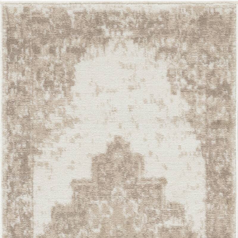 HomeRootsMedallion Transitional Rectangle Area Rug - 48' X '24' X '0.5