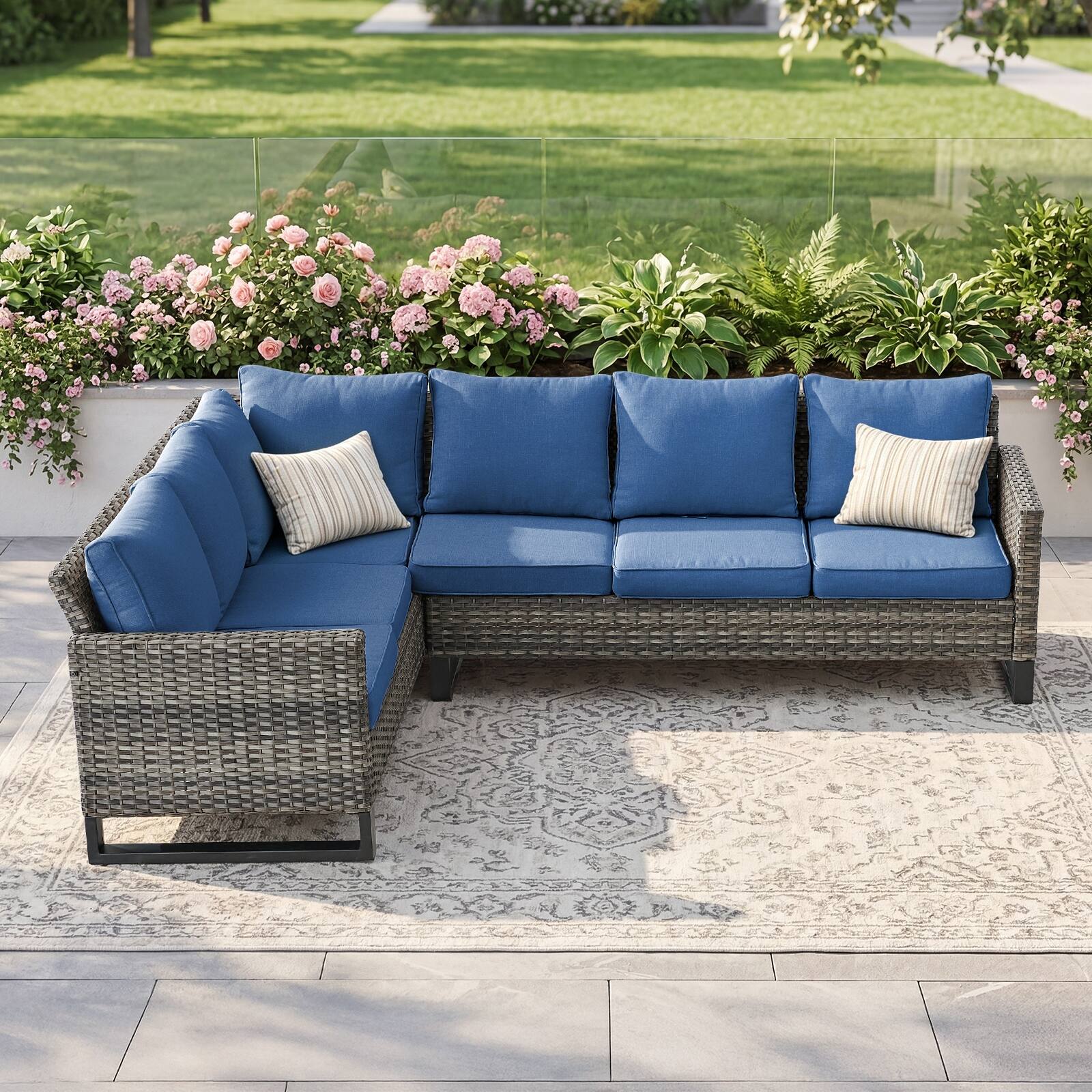 Option Gray Wicker & Blue Cushion