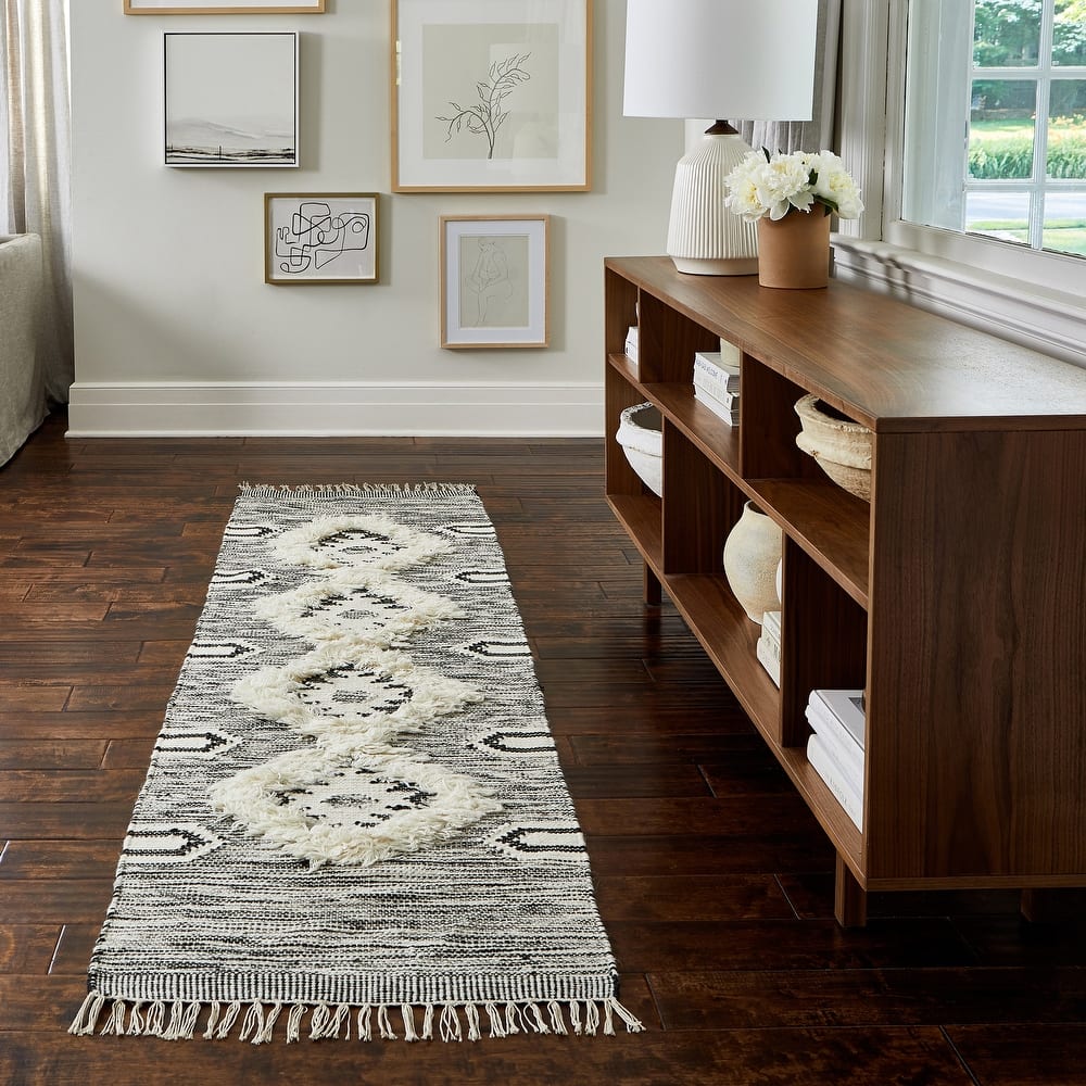 Nuloom Savannah Moroccan Tasseled Wool Area Rug