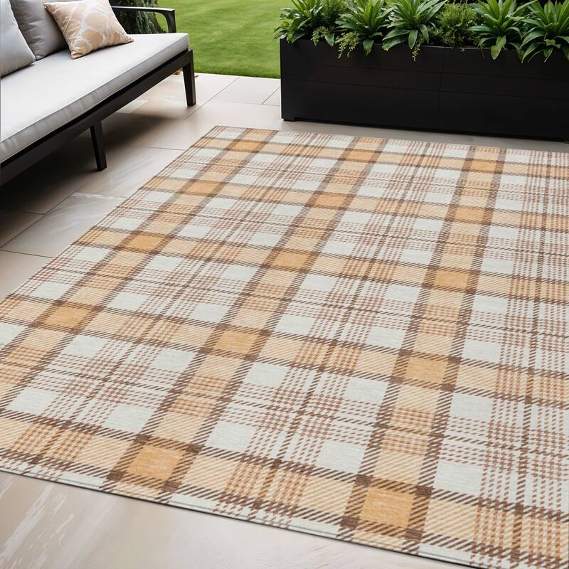 HomeRoots Plaid Transitional Rectangle Outdoor Rug - 5' X 8'