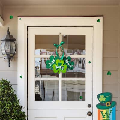 Glitzhome St. Patrick's Wooden Shamrock Doorknob Hanging Decor