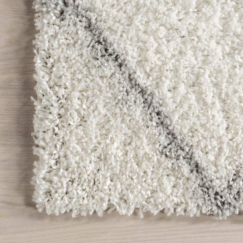 Nuloom Kesha Contemporary Trellis Shag Area Rug