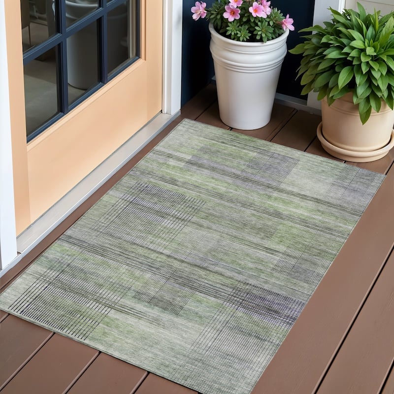 HomeRoots Striped Transitional Rectangle Outdoor Rug - 3' x 5'